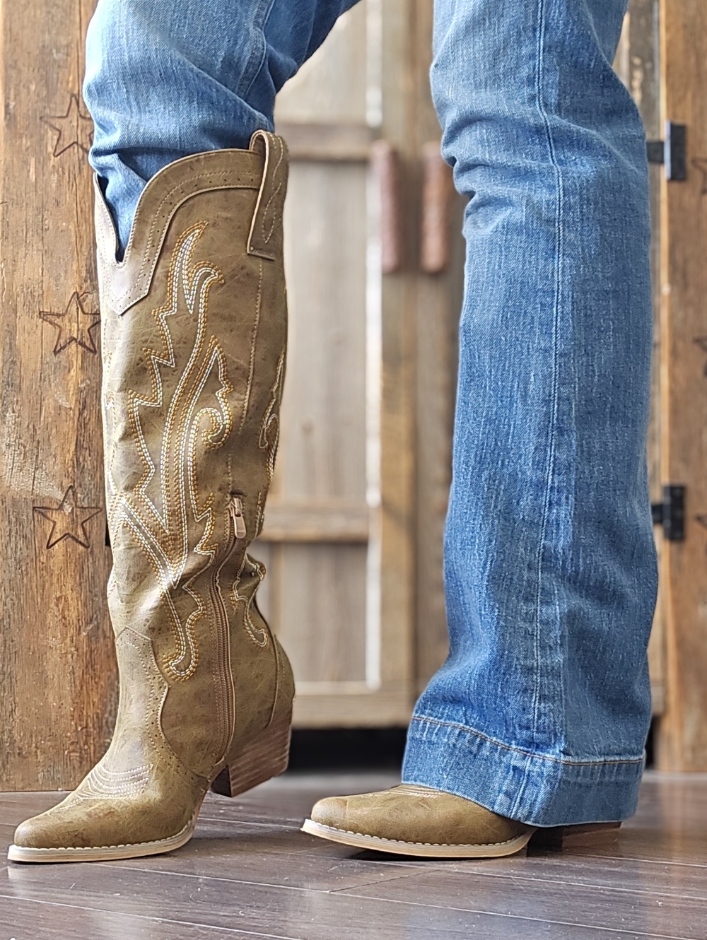 Dream Pairs Tan Western Cowboy Boots Size 8 Knee High Embroidered Riding Boots